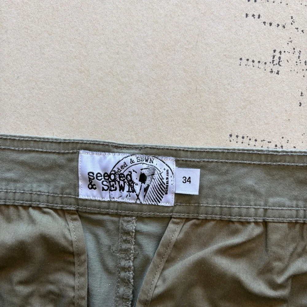 Vintage early 2000s Green cargo Shorts